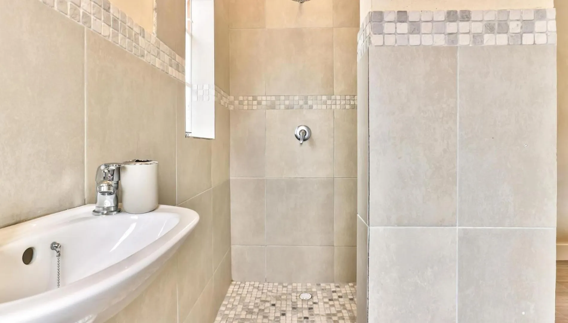 Spacious 6 Bedroom House In Charming Mowbray Cape Town South Africa