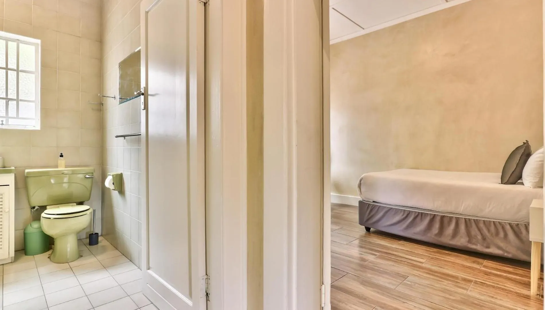 Spacious 6 Bedroom House In Charming Mowbray Cape Town