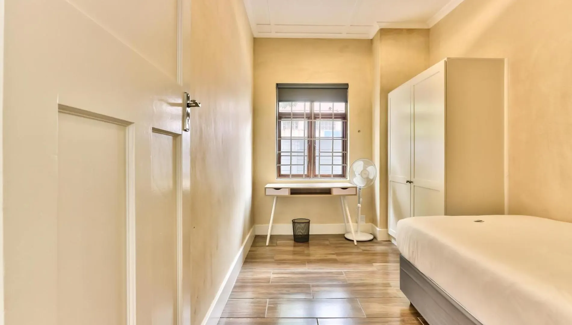 Villa Spacious 6 Bedroom House In Charming Mowbray Cape Town