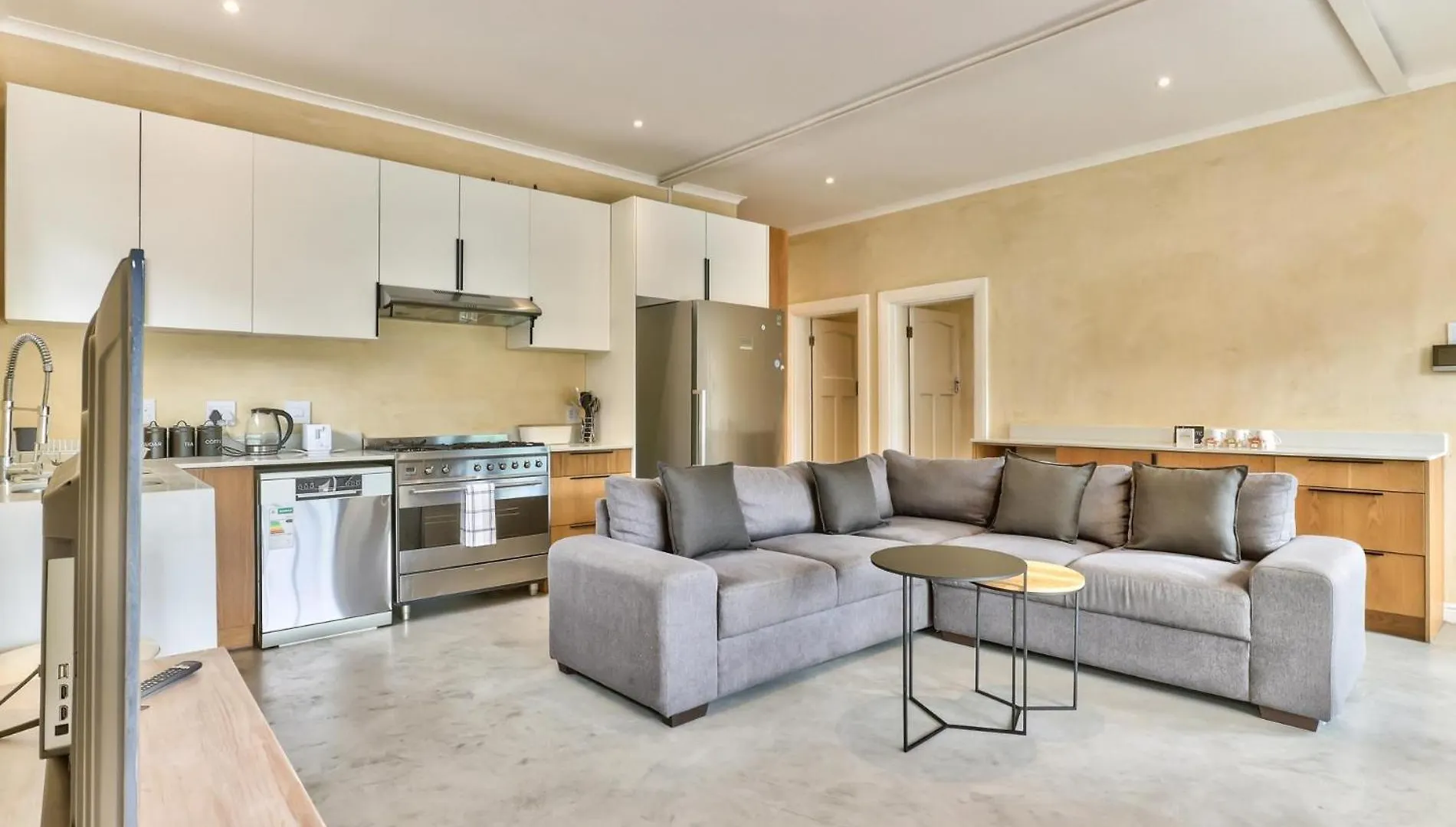 Spacious 6 Bedroom House In Charming Mowbray Cape Town Villa