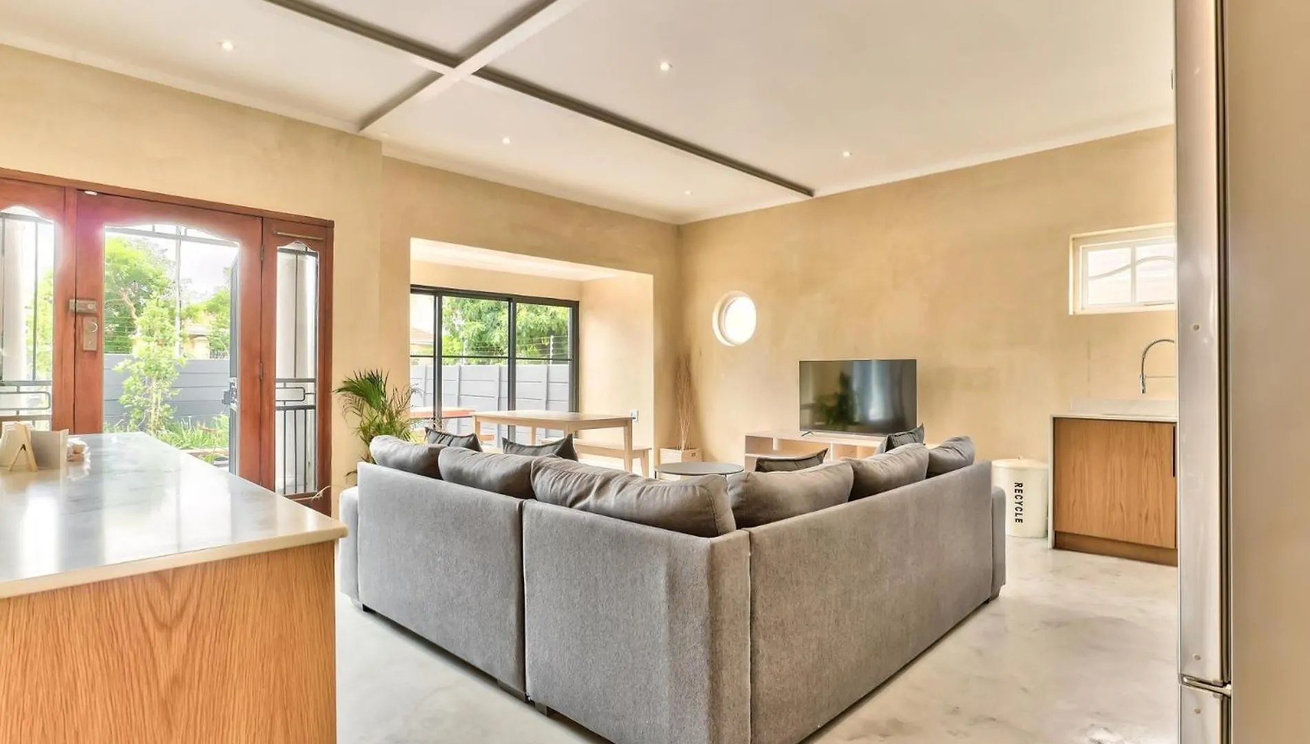 Villa Spacious 6 Bedroom House In Charming Mowbray Cape Town South Africa