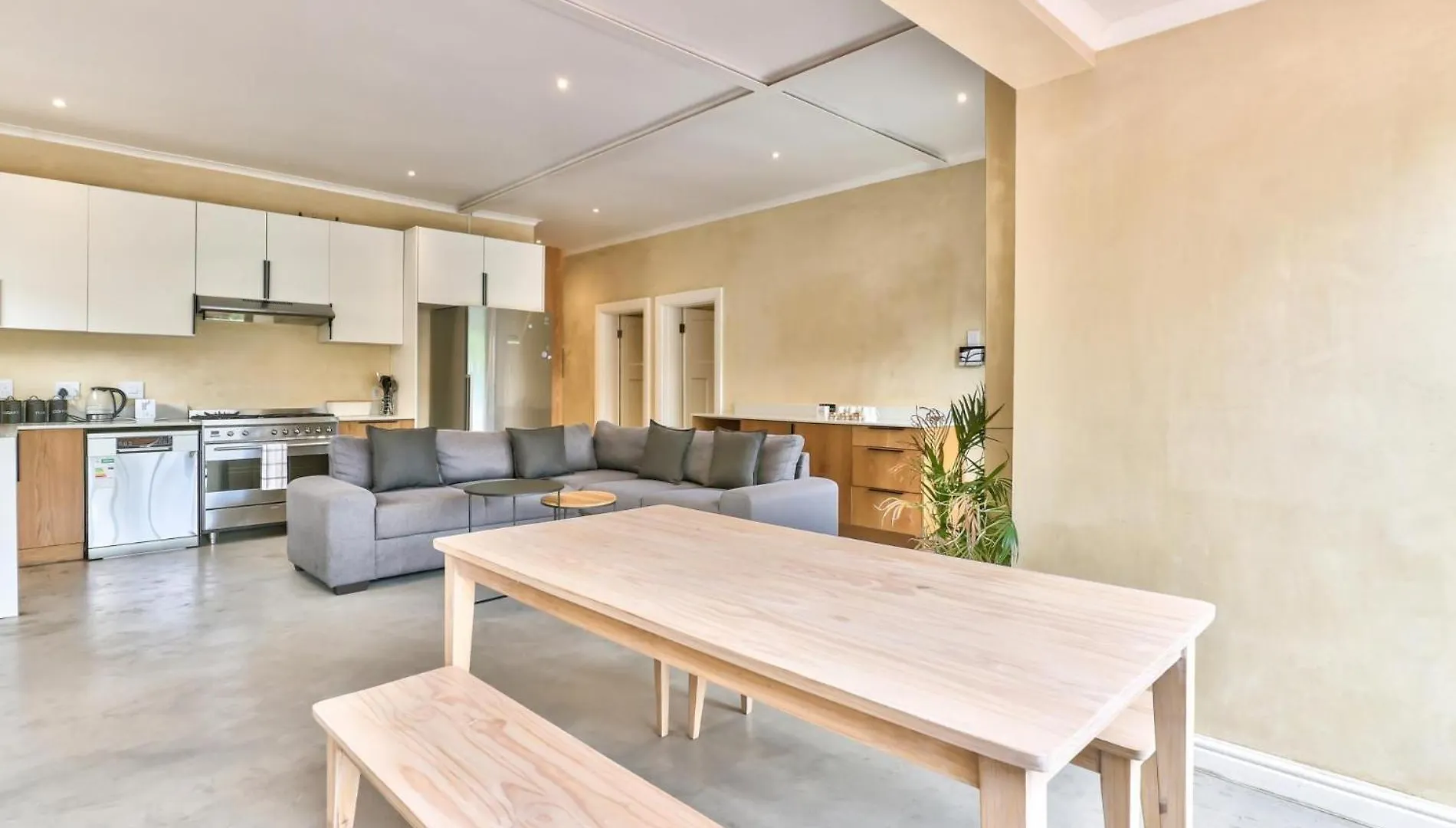 Spacious 6 Bedroom House In Charming Mowbray Cape Town 0*,  South Africa